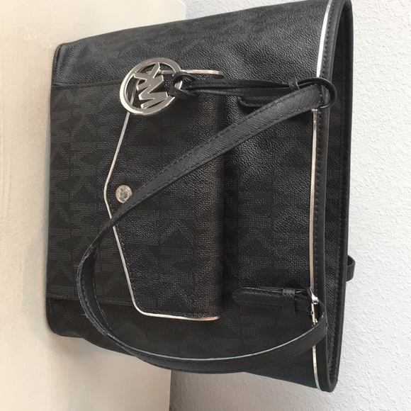 Handbags - Michael Kors Handbag